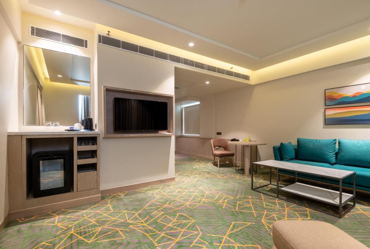 Holiday Inn Katra Vaishno Devi By Ihg Bagian luar foto