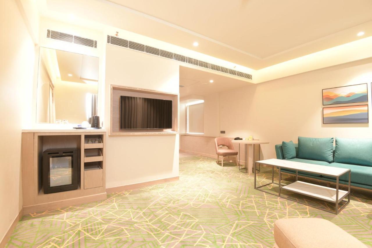 Holiday Inn Katra Vaishno Devi By Ihg Bagian luar foto