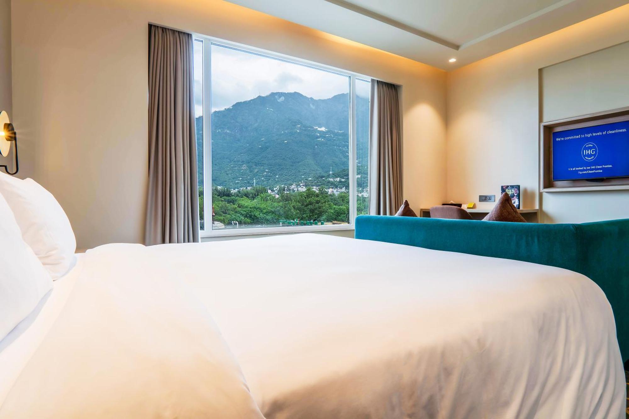 Holiday Inn Katra Vaishno Devi By Ihg Bagian luar foto