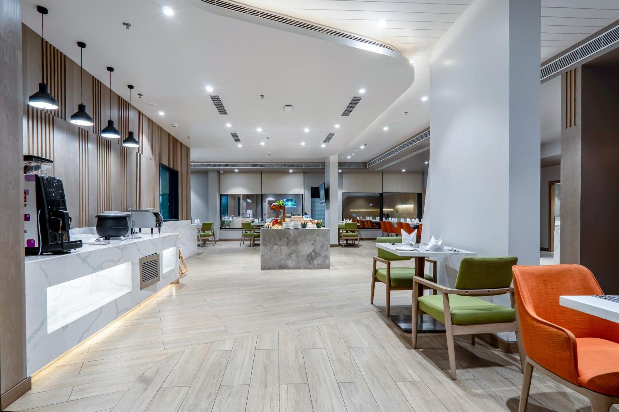 Holiday Inn Katra Vaishno Devi By Ihg Bagian luar foto